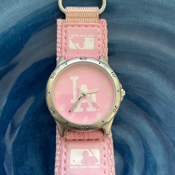Pink. LA Dodgers. Watch. Includes new battery. Used. SMALL/KIDS SIZED - Picture 2 of 7
